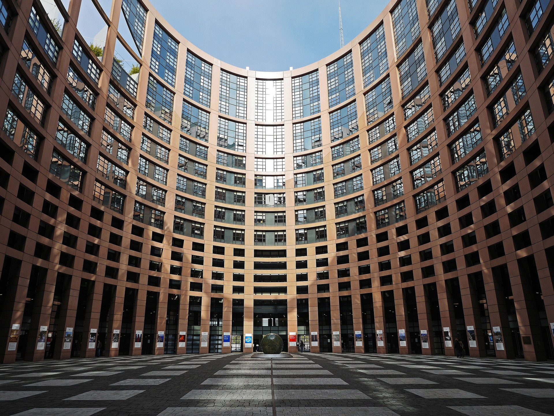 EUROPEAN PARLIAMENT GBAB067593_1920 | Les Loges du Ried Hôtel à proximité de Strasbourg, capitale de l’Alsace Sélestat 0